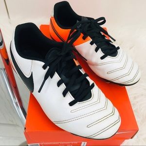 nike tiempo victory